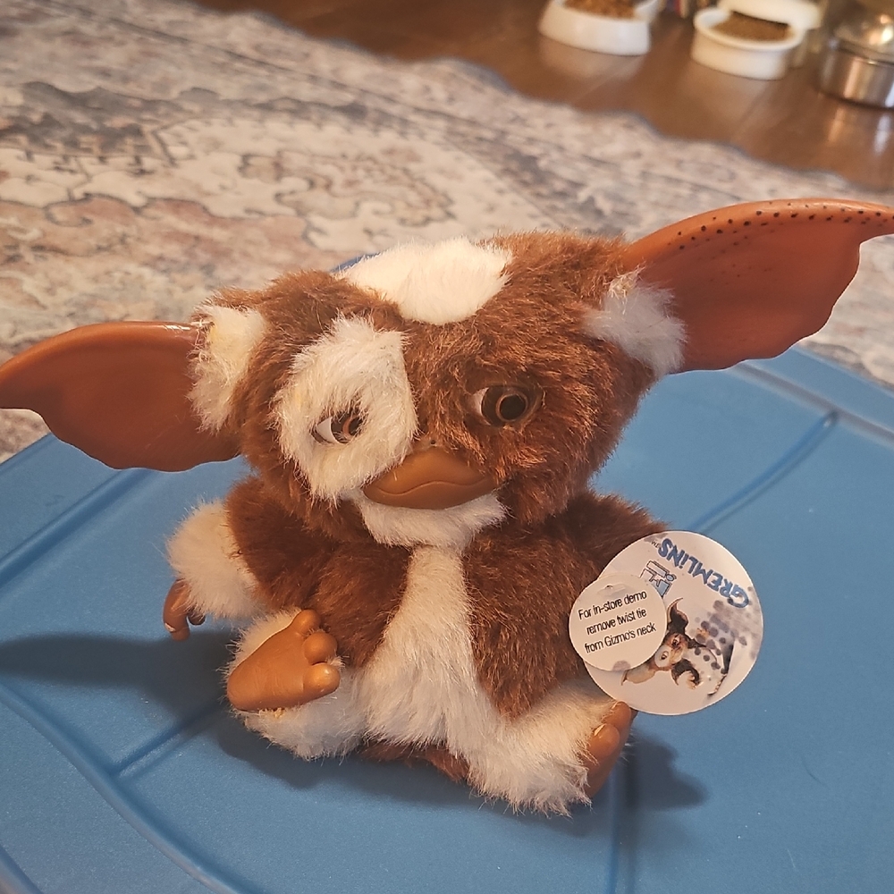 Gizmo Brown and White Plush Action Figure